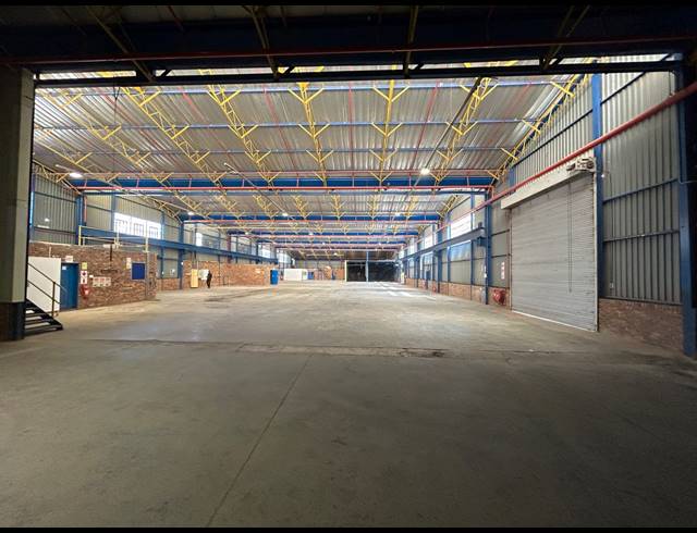 1,969M² WAREHOUSE TO LET IN CLAYVILLE